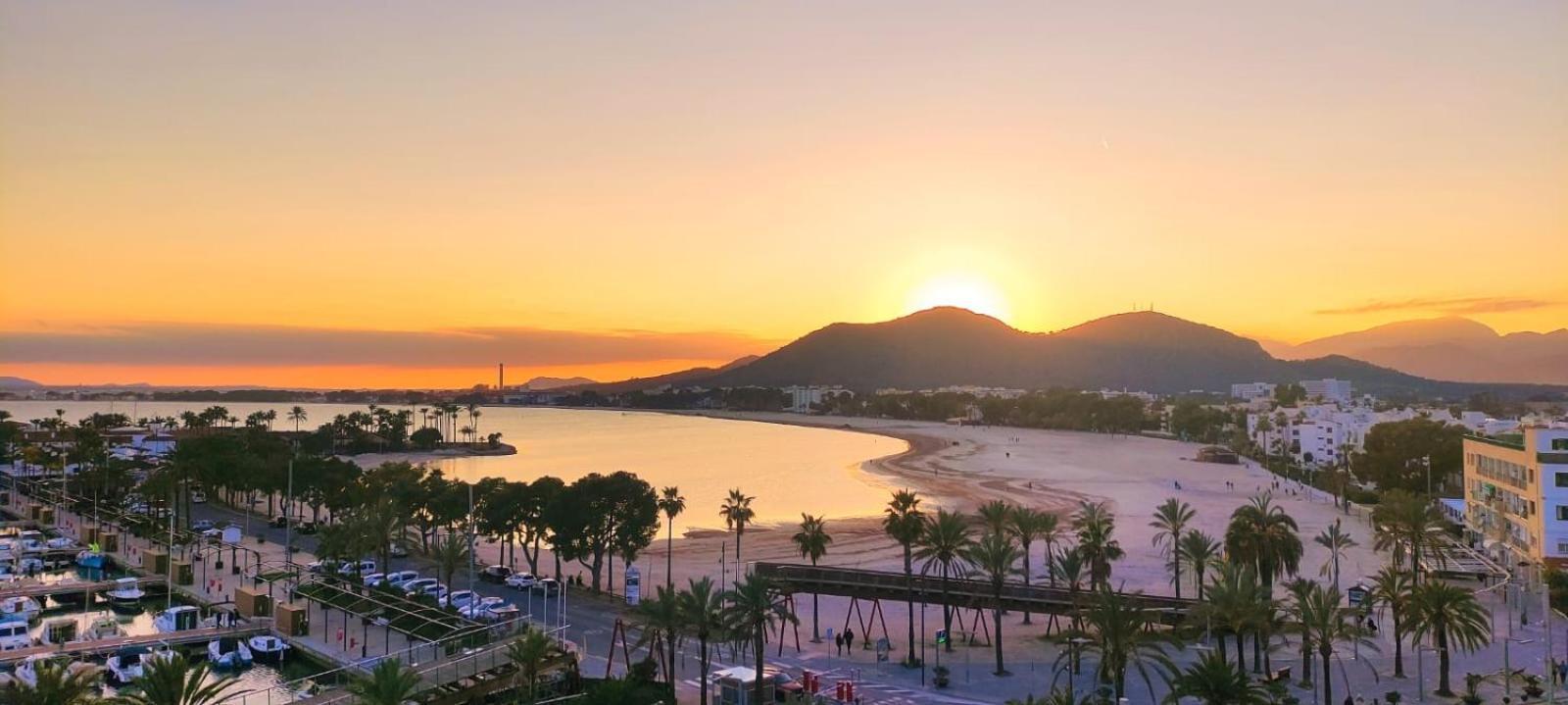 Tranquilo Apartamento Con Vistas Al Mar. Port de Alcudia  Eksteriør bilde